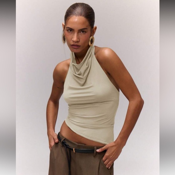 Elegant Cream Sleeveless Top - Picture 1 of 2